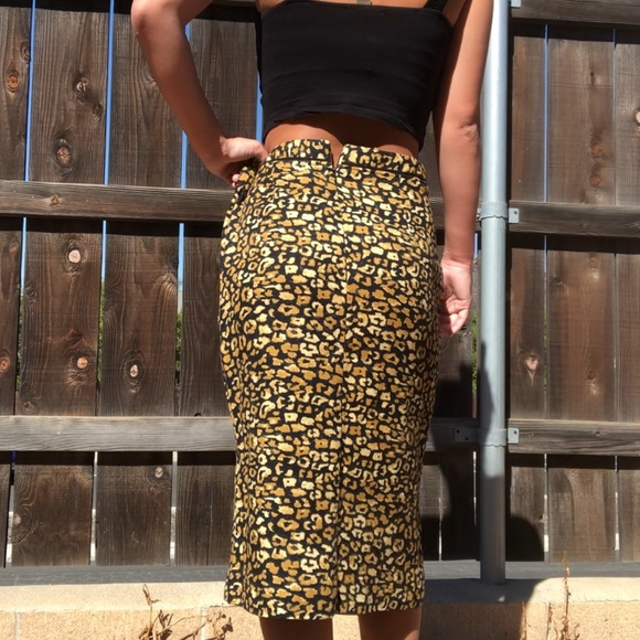 ⭐️ 4/$25 Who what wear cheetah print midi skirt 2 - Picture 8 of 9